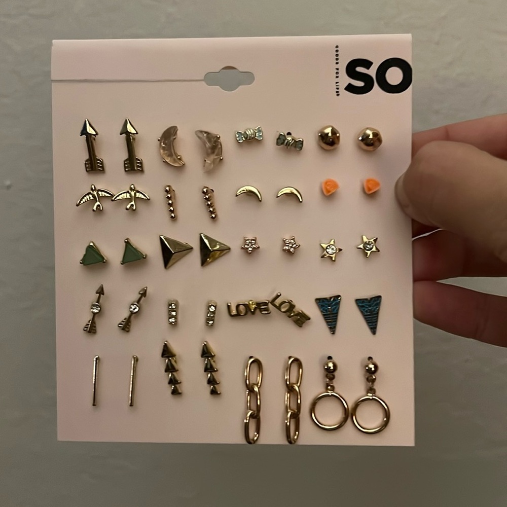 SO Set of 20 mixed metal earrings set